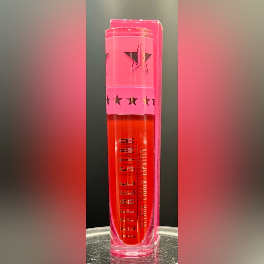 Jeffree Star Velour Liquid Lipstick in shade Redrum Orig $22 Now $15